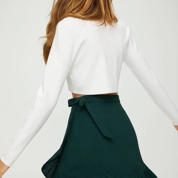 Green wrap skirt from Aritizia - Picture 2 of 4